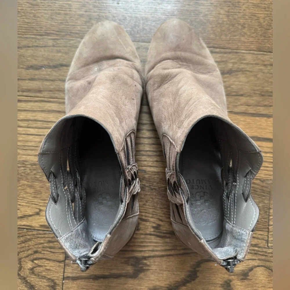 Vince Camuto Prestetta Leather Ankle Booties – Women’s 9W Wide